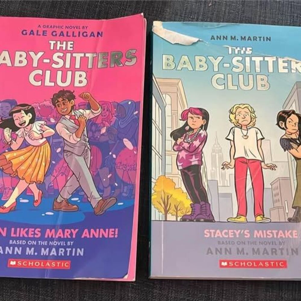 Scholastic The Baby-Sitters Club Graphic Novels Set Lot of 2